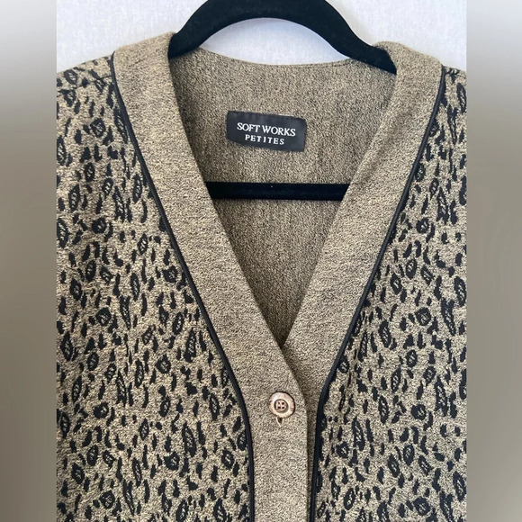 Soft Works Petite cheetah  Cardigan Sz L - Picture 4 of 7